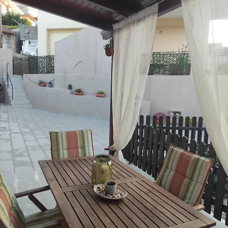 Stefanos House * Tavronitis